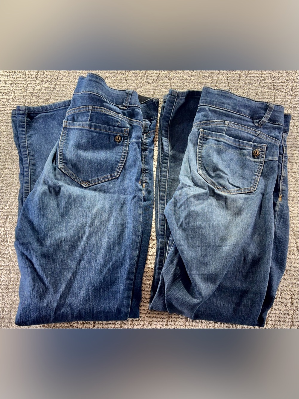 (2) Democracy Ab-solution Women’s Size 2‎ Mid-Rise Straight Leg Jeans